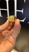 Carregar imagem no visualizador da galeria, Anel de Moeda Antiga Personalizado Com Letra Com Borda